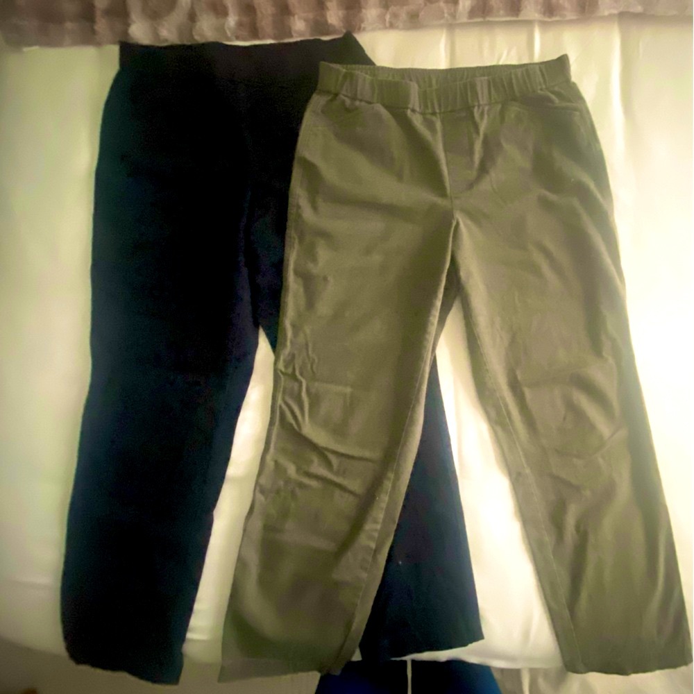 2 Midrise Pull On Cotton Chino Ankle Pants in black and olive
